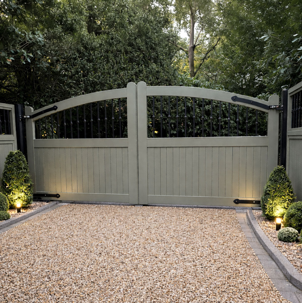 Aluminium Bell-Curved Open-Top Decorative Vertical Bar Double Driveway Gate – Readymade Gates Secondary image