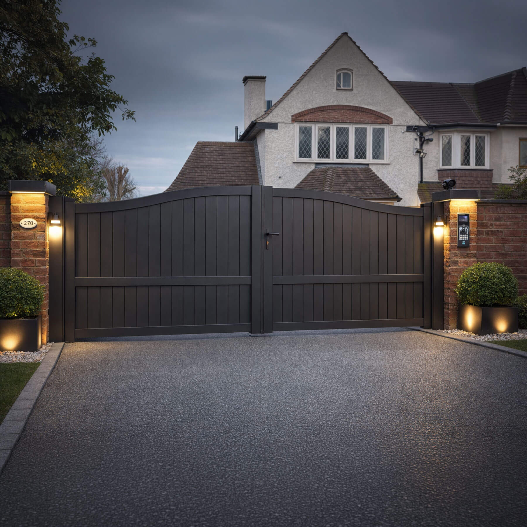 Aluminium Bell-Curved Vertical Infill Double Driveway Gate – RMG004DG