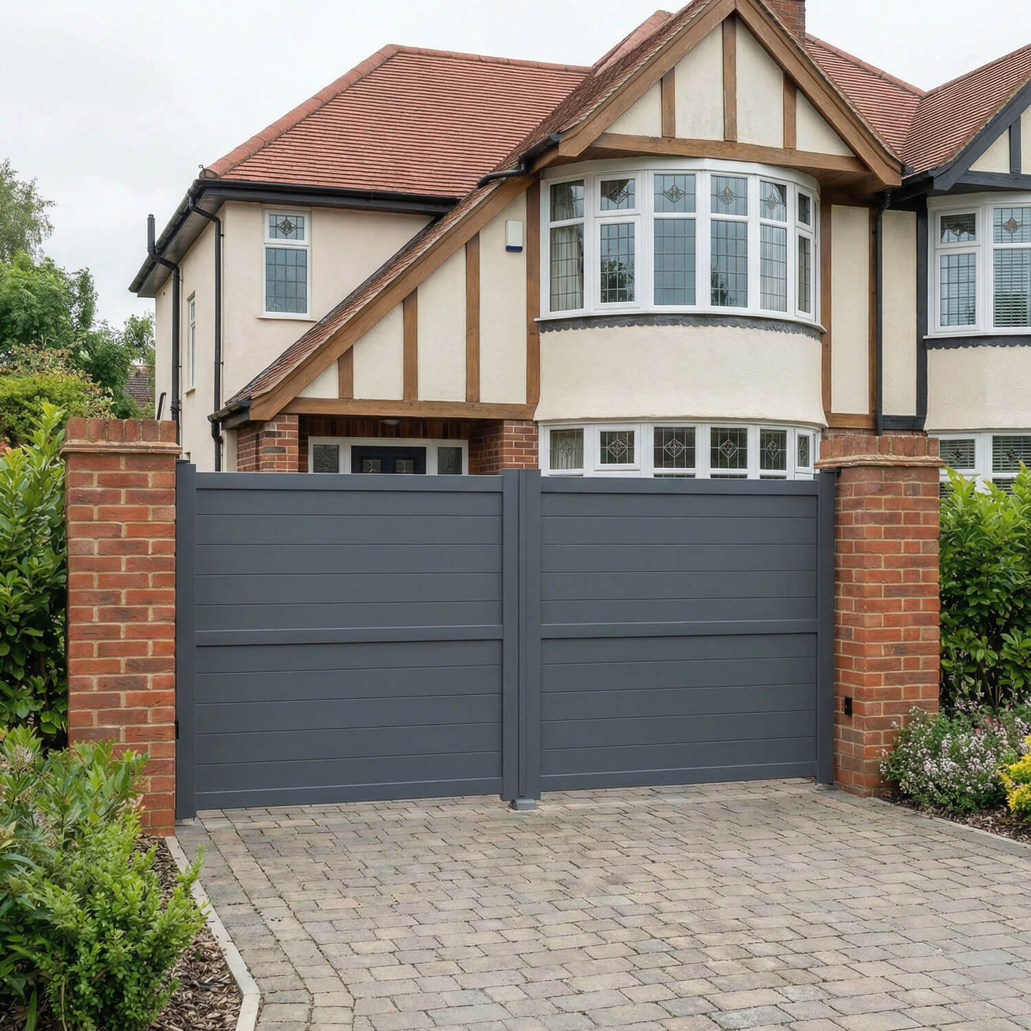 Aluminium Horizontal Solid Infill Double Driveway Gate – Readymade Gates Secondary image